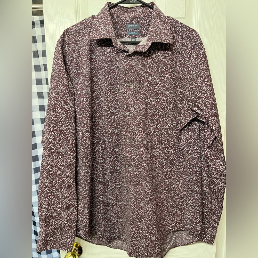 MADISON Slim Fit Dynamic Cooling Dainty Floral Maroon Button Up Shirt